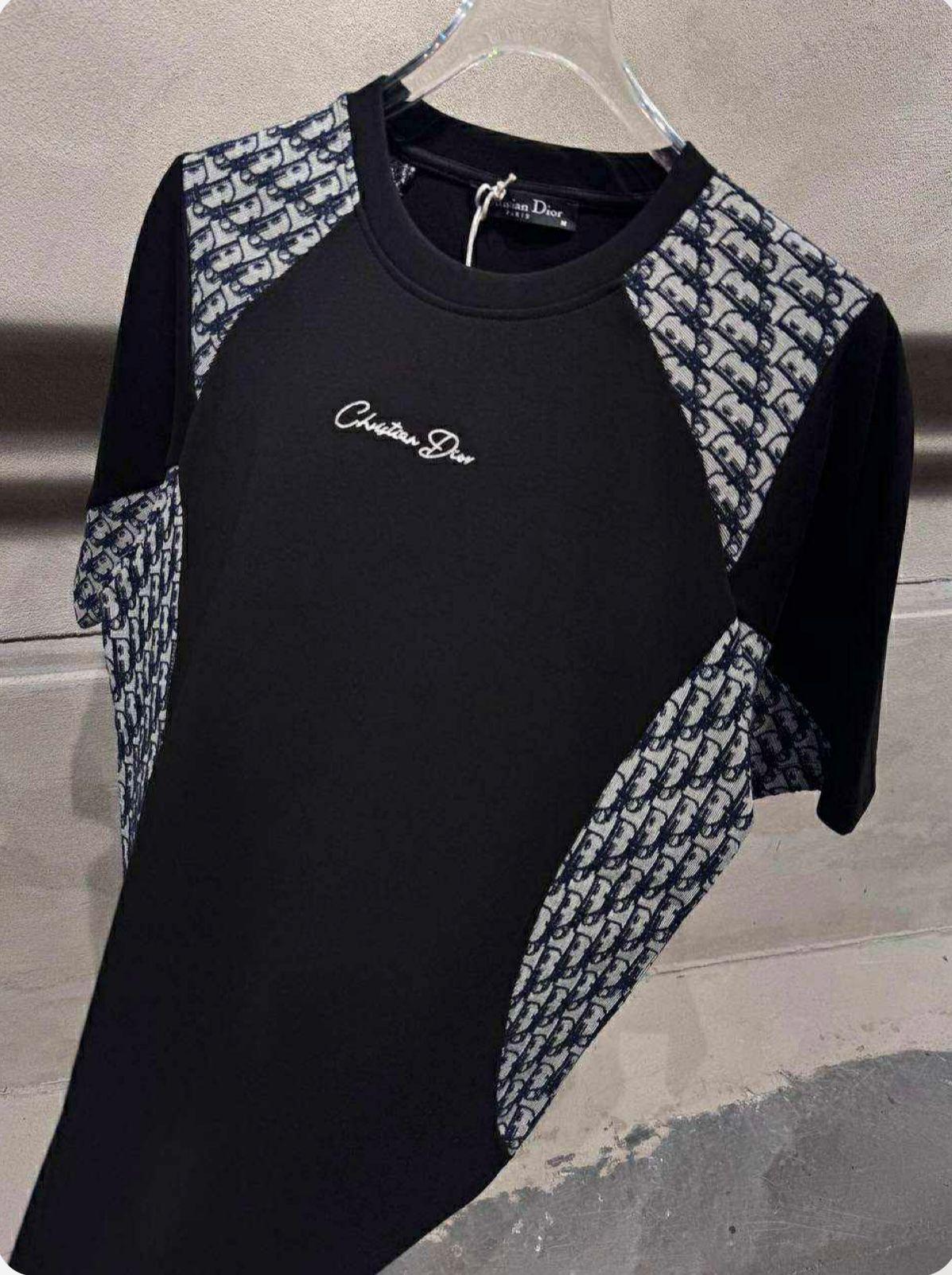 CAMISETA C. DIOR  (OVERSIZE)