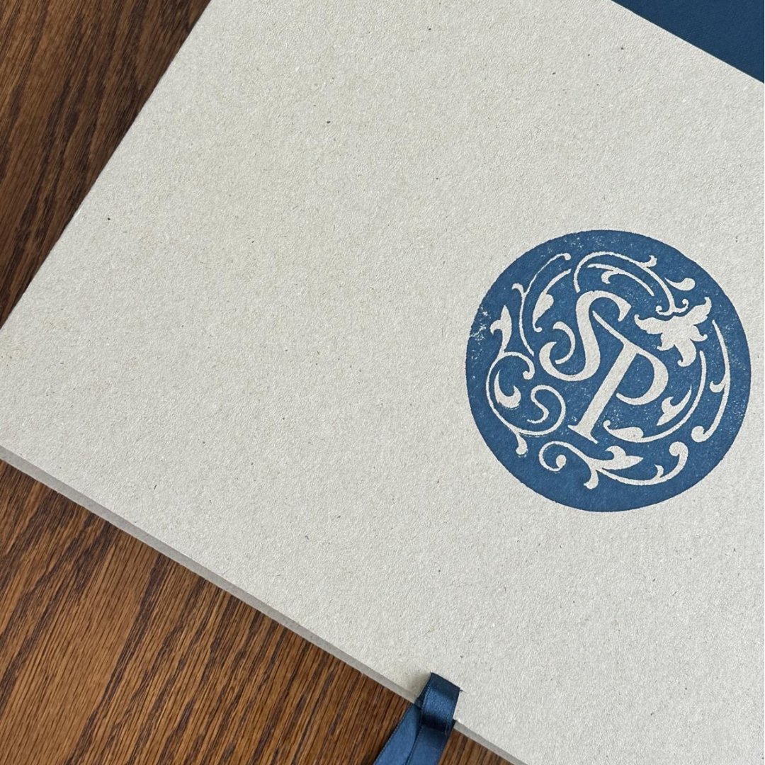 carpeta gris 1080x1080.jpg