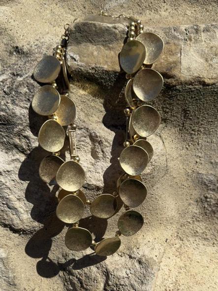 Collar Medallón Dorado