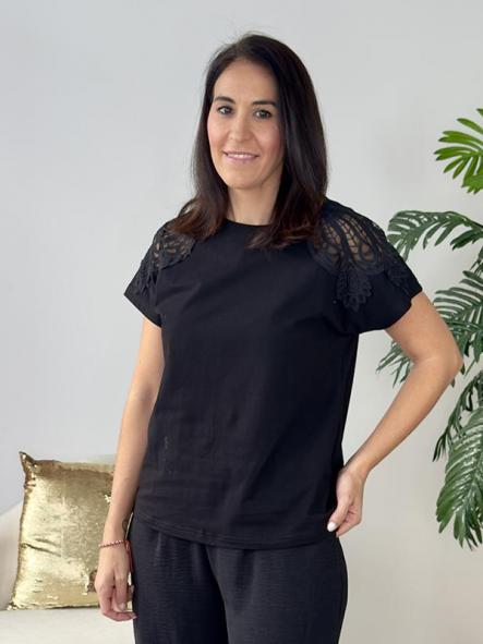 Camiseta Lucia Negra [2]