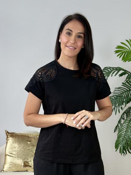 Camiseta Lucia Negra
