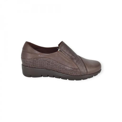 ZAPATO PIEL MARRON PITILLOS 5310