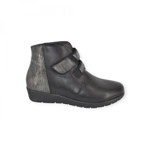 BOTIN NEGRO DOS VELCROS AMARPIES 13316