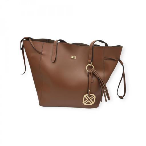 BOLSO MARRON ADORNO DORADO XTI 184185