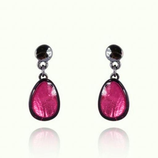  Pendientes en metal y resina ovalados en tono fucsia