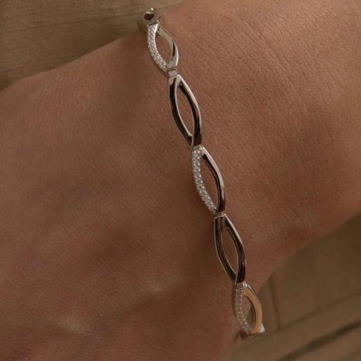 Elegante pulsera trenzada de plata con circonitas para mujer [1]