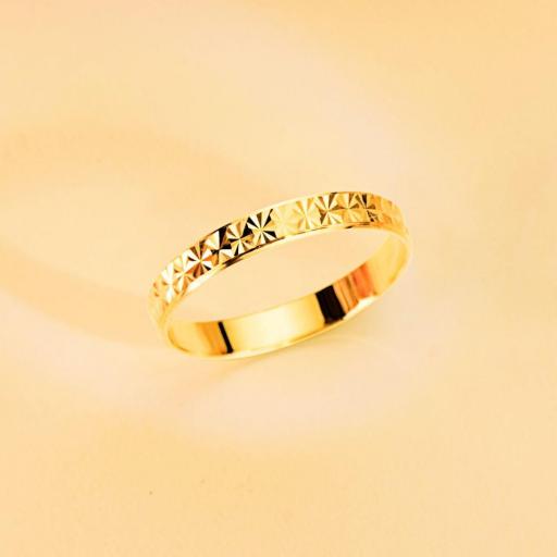 Alianza de Oro Amarillo 18K  3 mm - de Pura Sofisticación con  Acabado Diamantado [1]