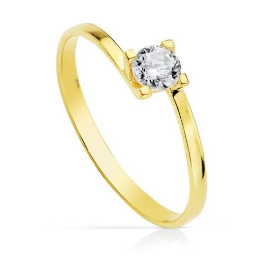 Anillo solitario de oro 18k con una circonita de 4 mm