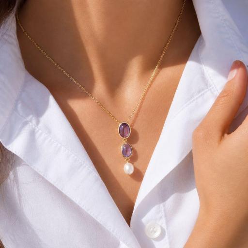 Collar Corto de Plata Dorada con Piedras Violeta y Perla – Delicadeza Sofisticada [1]