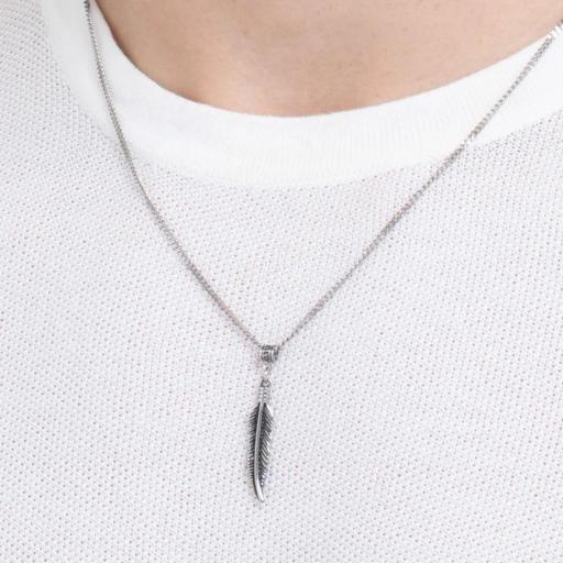 Collar Masculino con Pluma – Accesorio Moderno para Todos los Días [1]