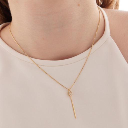 Collar largo oval con cristal blanco en Plata 925 baño Oro 18kt – Victoria Cruz [1]