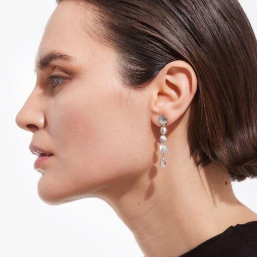 PENDIENTES LARGOS NOISE DE CRISTAL BLANCO EN PLATA DE LEY BAÑADA EN RODIO · VICTORIA CRUZ [1]