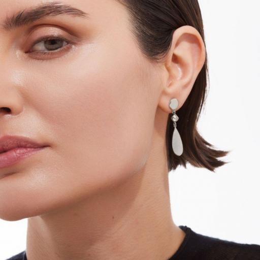 Pendientes Noise Lágrima Crystal White en Plata de Ley bañada en Rodio – Victoria Cruz [1]