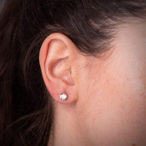 Pendientes Oro Amarillo 18K con Circonita – Brillo Destacado 6 mm [1]