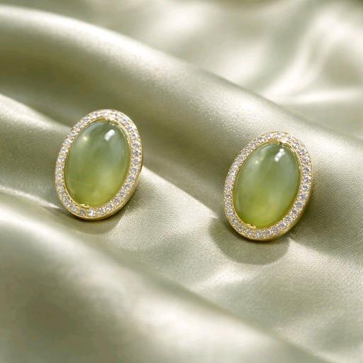 Pendientes Salvatore Plata en plata con baño de oro y mineral verde – cierre omega [2]