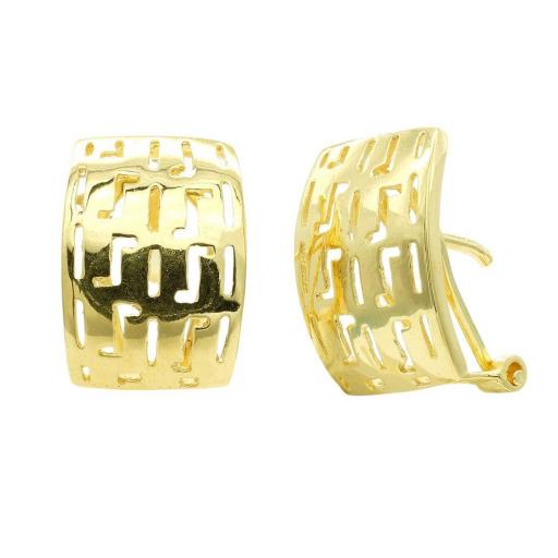 Pendientes de Oro Amarillo 18K · Diseño Calado con Cierre Omega