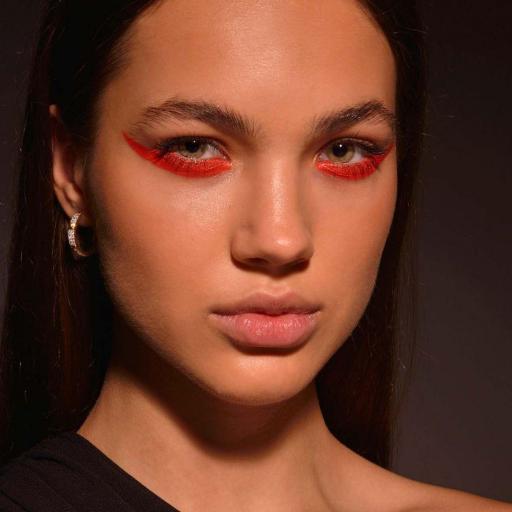 Pendientes Aros Plata baño oro con circonitas blancas y detalle piramidal Salvatore Plata [1]