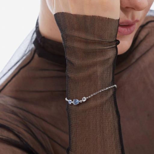 Pulsera Illume Lágrima Denim Blue en Plata de Ley bañada en Rodio – Victoria Cruz [1]