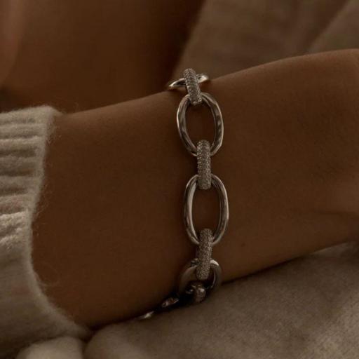 Pulsera de eslabones ovalados con circonitas en plata 925 – elegancia moderna [1]
