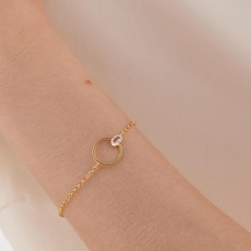 Pulsera oval y círculo con cristal blanco en Plata 925 baño Oro 18kt – Victoria Cruz [1]