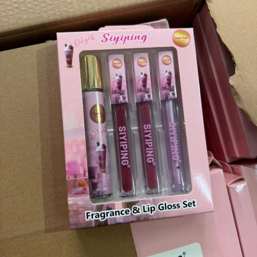 SET BRILLO LABIAL. 4PCS 