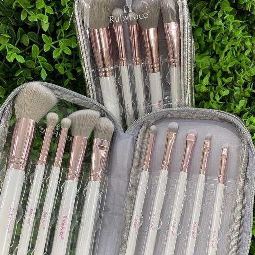 SET DE 10 BROCHAS DE MAQUILLAJE CON NECESER