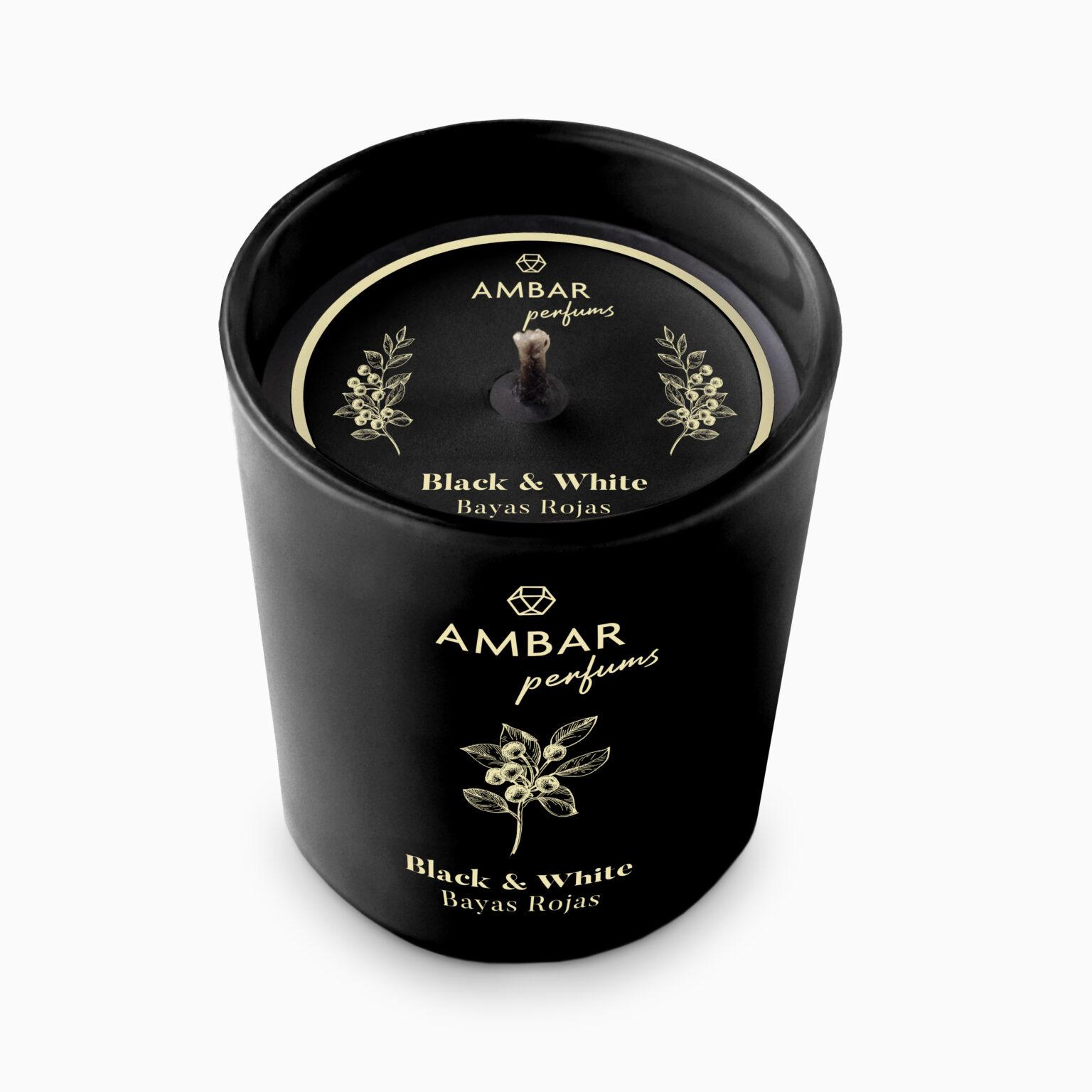 Vela Black & White Bayas Rojas Ambar 125 g