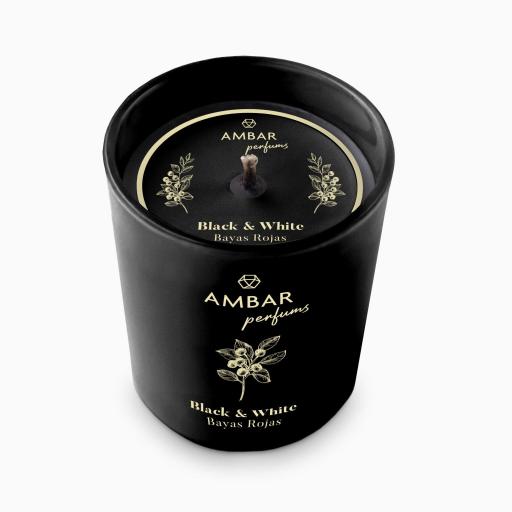 Vela Black & White Bayas Rojas Ambar 125 g