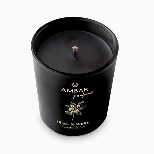 Vela Black & White Bayas Rojas Ambar 125 g [1]