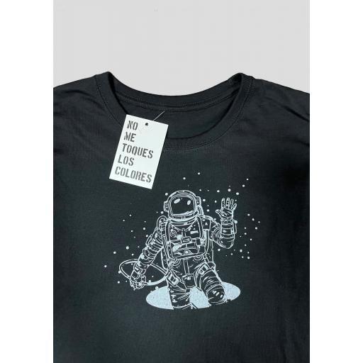 Camiseta Astronauta Negra NMTLC [1]
