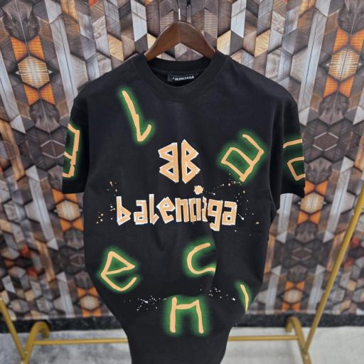 CAMISETA BALENCIAGA (NEGRA)