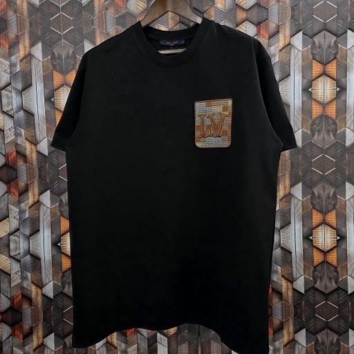 CAMISETA LV (Bordada)