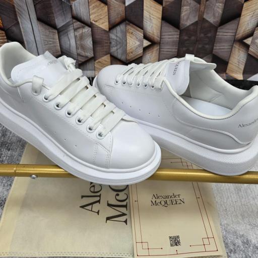 ZAPATILLAS MCQUEEN [1]