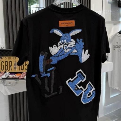 CAMISETA LV  (BORDADA)
