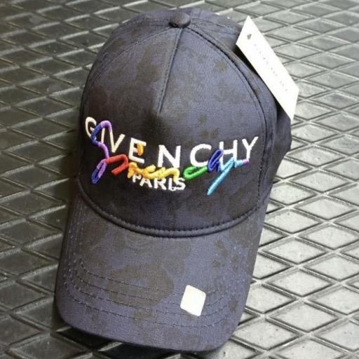 GORRA GIVENCHY