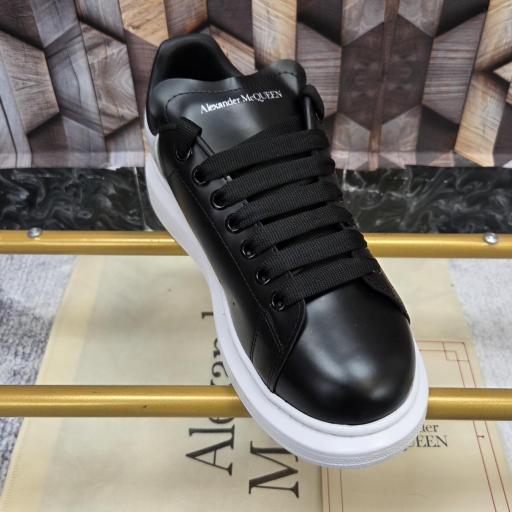 ZAPATILLAS MCQUEEN [1]