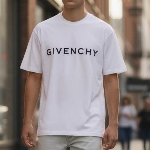 CAMISETA GIvENCHY (Bordada)