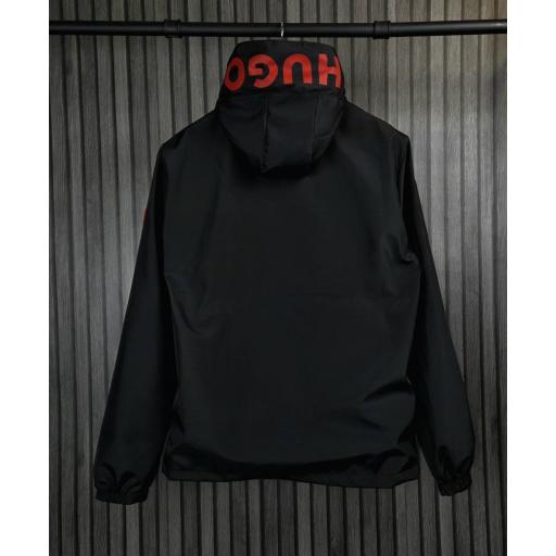 Chaqueta hug0 [2]