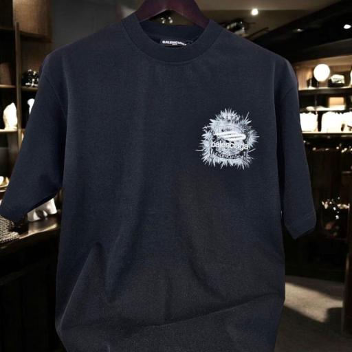 CAMISETA BALENCIAGA (OVERSIZE)