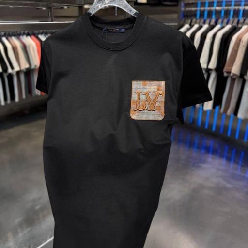 CAMISETA LV (BORDADA)