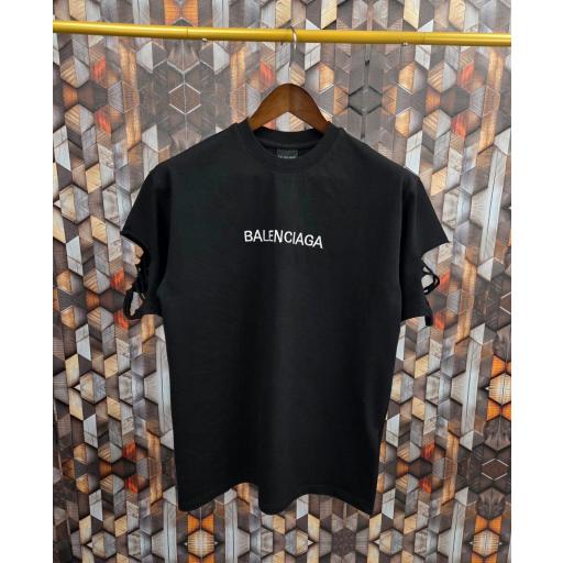 CAMISETA BALENCIAGA  (OVERSIZE)