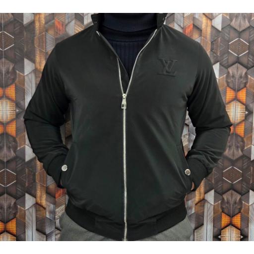 CHAQUETA LV