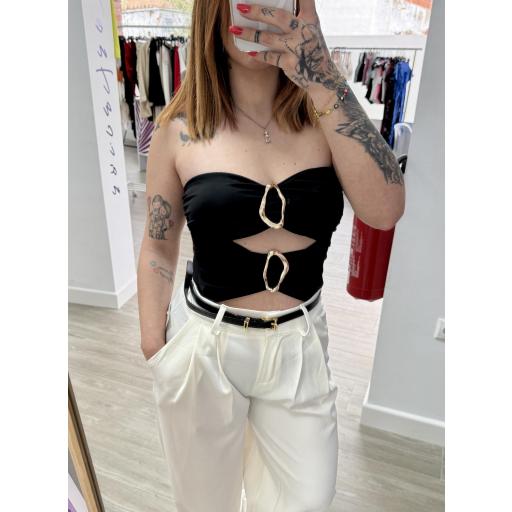 Body broche 