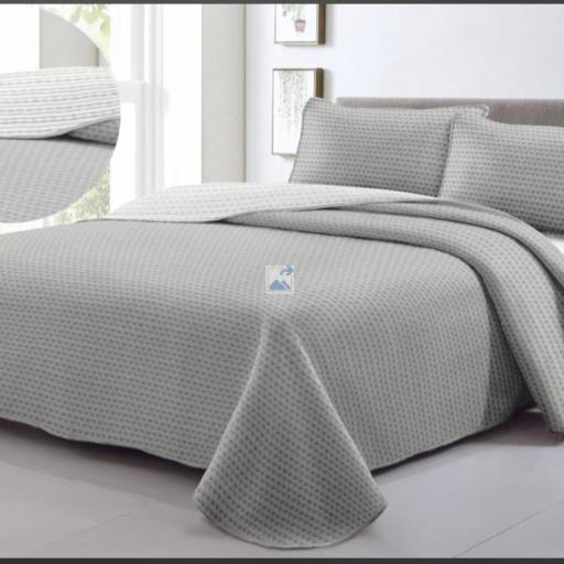 Colcha primavera -Verano con cojines