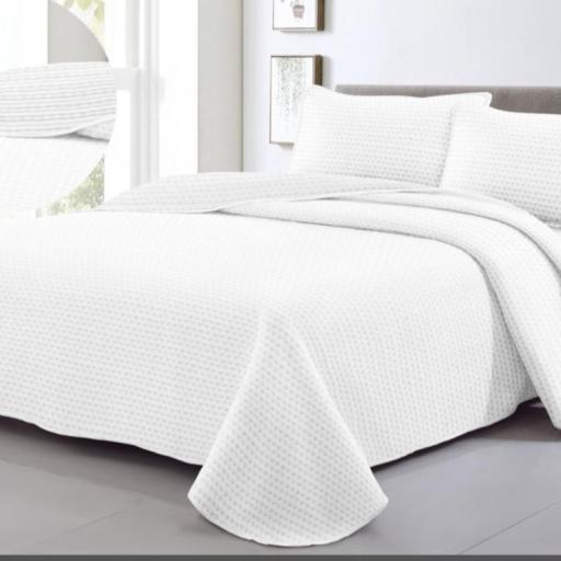 Colcha primavera -Verano con cojines