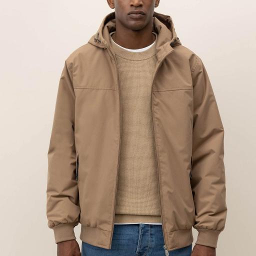 Chaqueta Corta Acolchada con Capucha