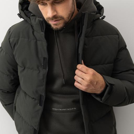 Abrigo Acolchado con Capucha Removible [2]