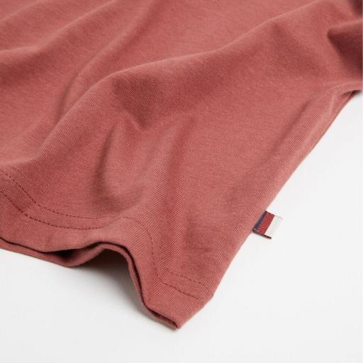 Camiseta c/bolso marrón claro [1]