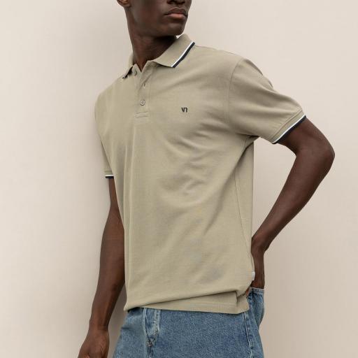 Polo de Algodón Bordado [1]