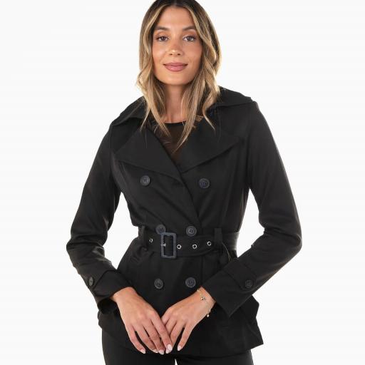 Gabardina con cinturón